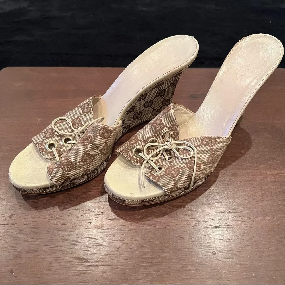 Gucci Beige GG Canvas Open Toe Wedge Heel Women’s Size 10 - Picture 2 of 10